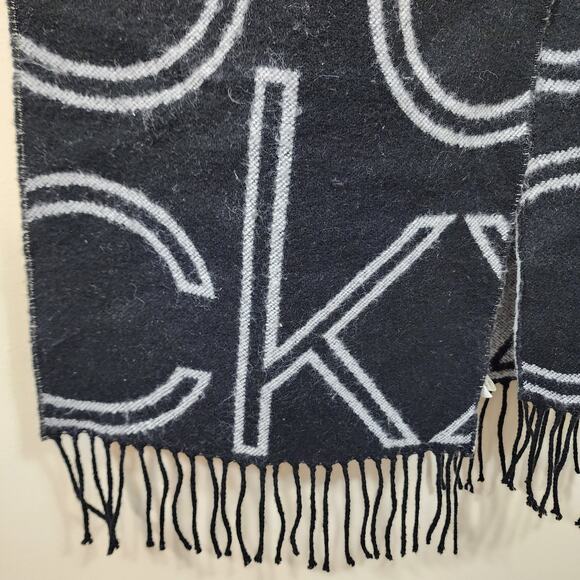 Calvin Klein gray & black CK logo reversable long scarf with fringe detail - Picture 6 of 8